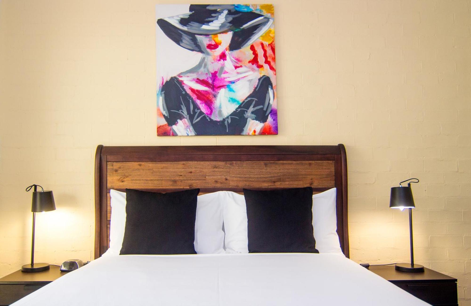 Crescent Motel Тарий Екстериор снимка
