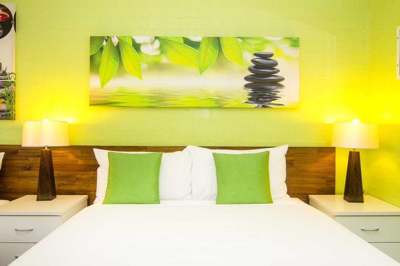 Crescent Motel Тарий Екстериор снимка